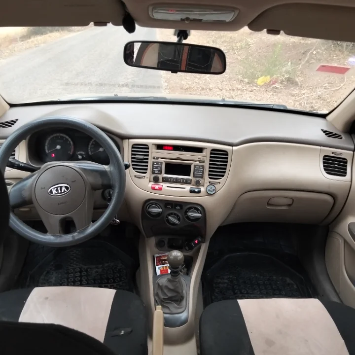 Kia RIO - Photo 4