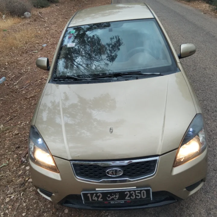 Kia RIO - Photo 2