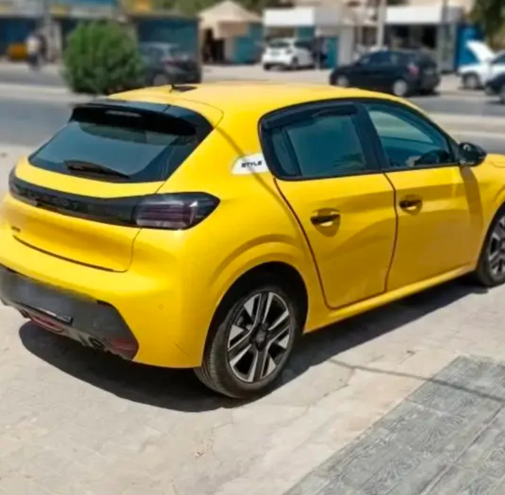 Peugeot 208 - Photo 3