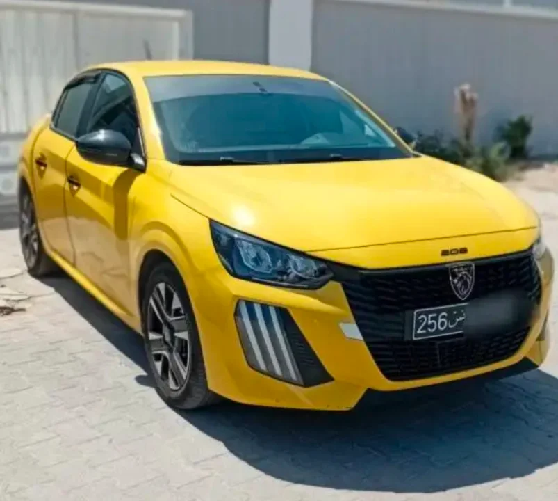 Peugeot 208 - Photo 2