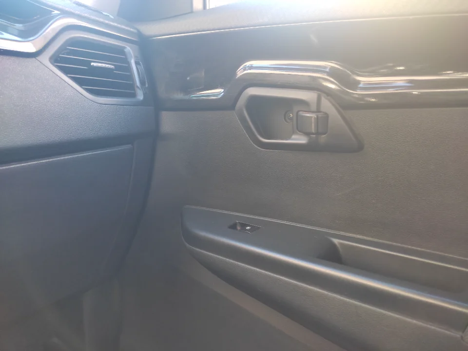 Mahindra KUV 100 - Photo 3