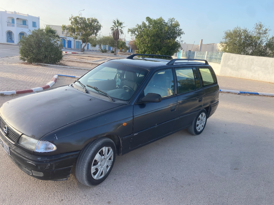 Opel Astra - Photo 6