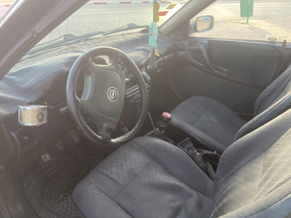 Opel Astra - Photo 3