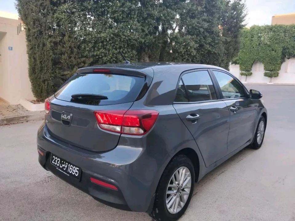 Kia RIO - Photo 5