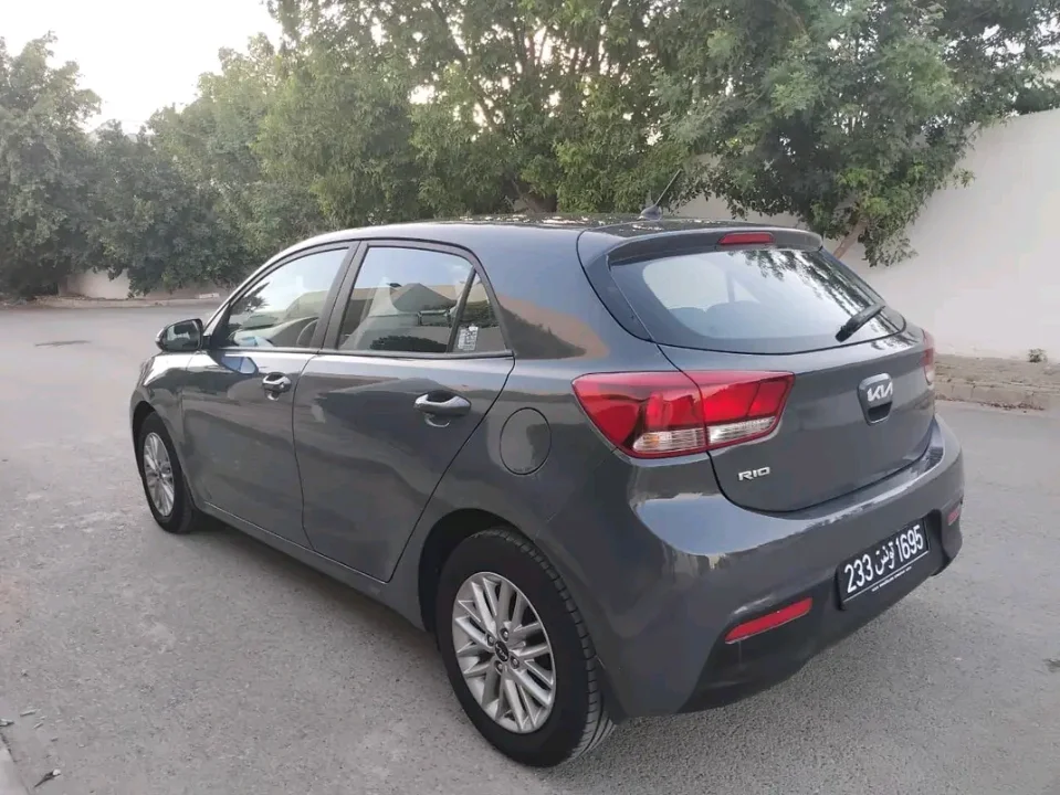 Kia RIO - Photo 4