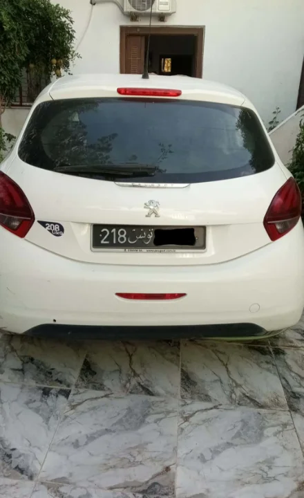 Peugeot 208 - Photo 6