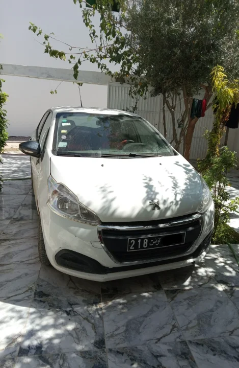 Peugeot 208 - Photo 5