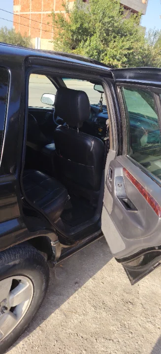 Jeep GRAND CHEROKEE - Photo 9