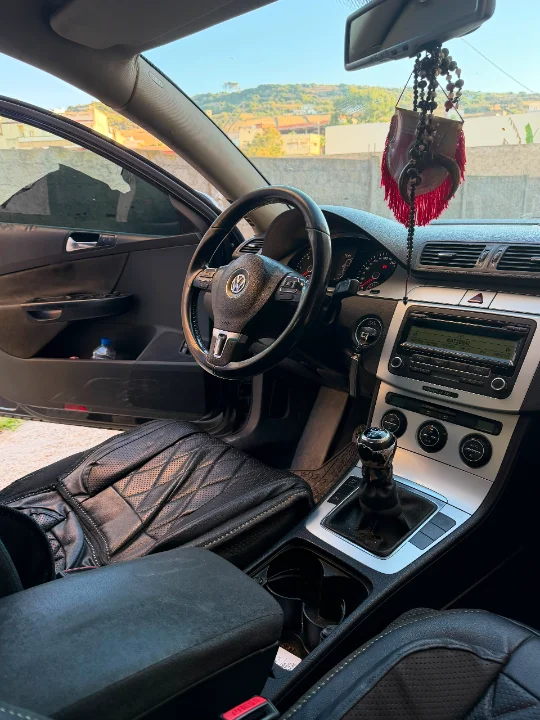 Volkswagen Passat - Photo 2