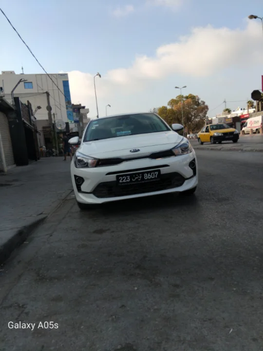 Kia RIO - Photo 9