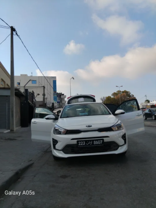 Kia RIO - Photo 8