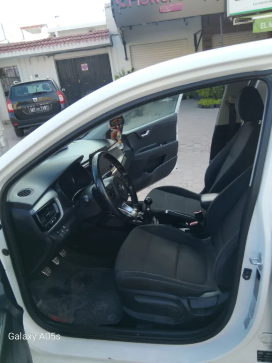 Kia RIO - Photo 5