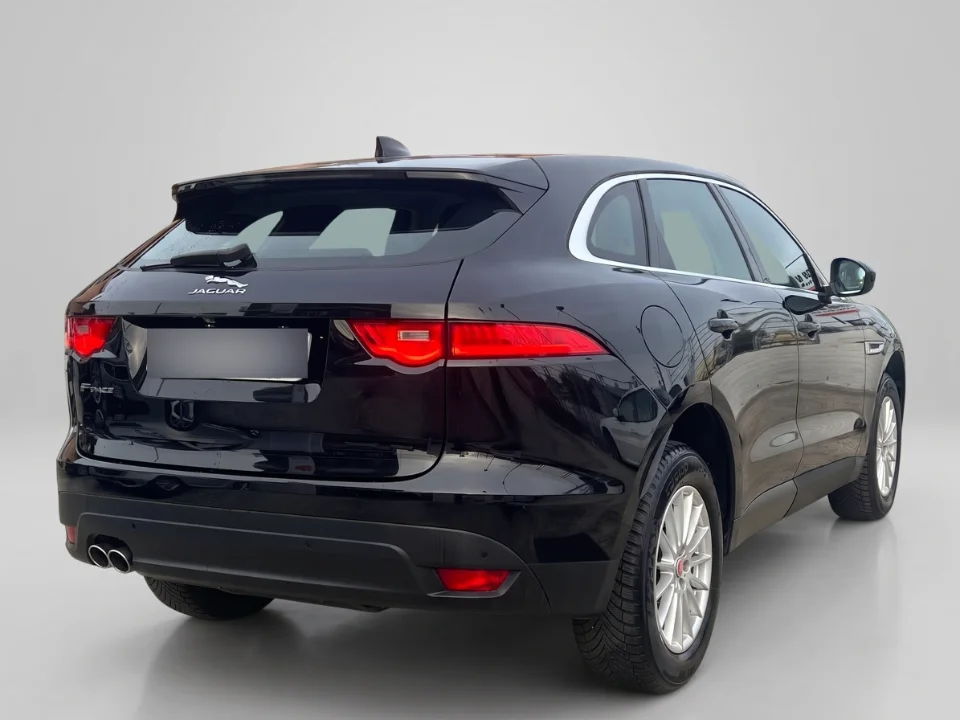 Jaguar F-PACE - Photo 10