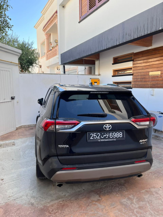 Toyota RAV4 - Photo 3