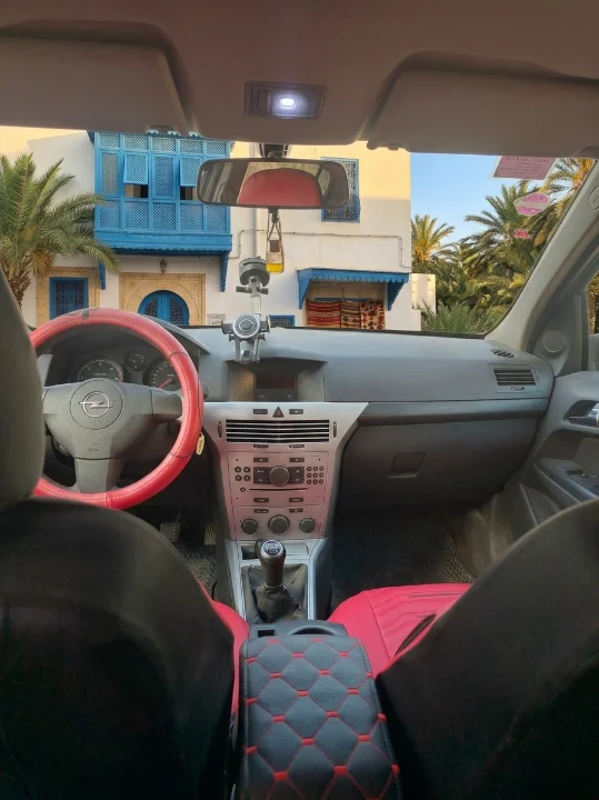 Opel Astra - Photo 4