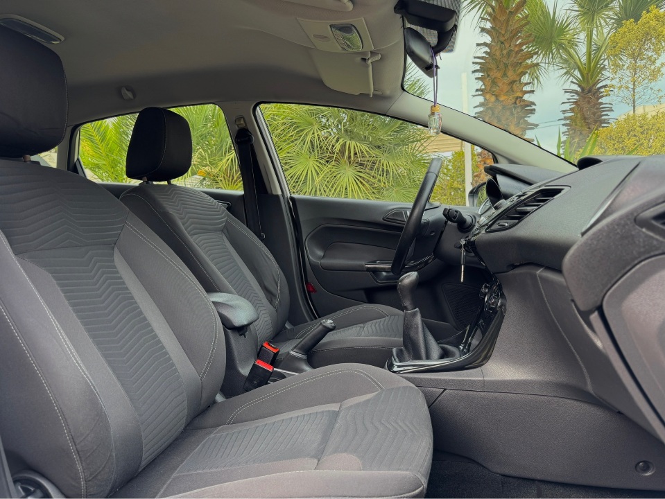 Ford FIESTA - Photo 6