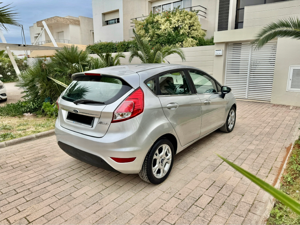 Ford FIESTA - Photo 4