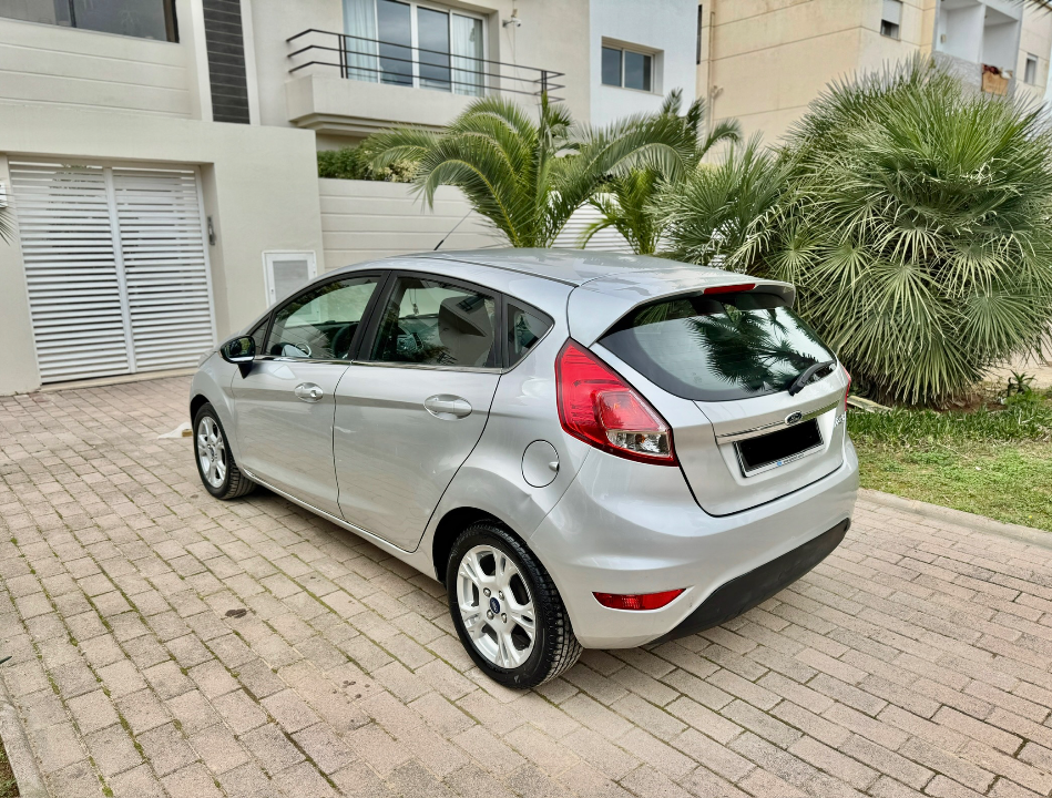 Ford FIESTA - Photo 2
