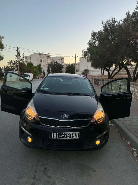 Kia RIO - Photo 11
