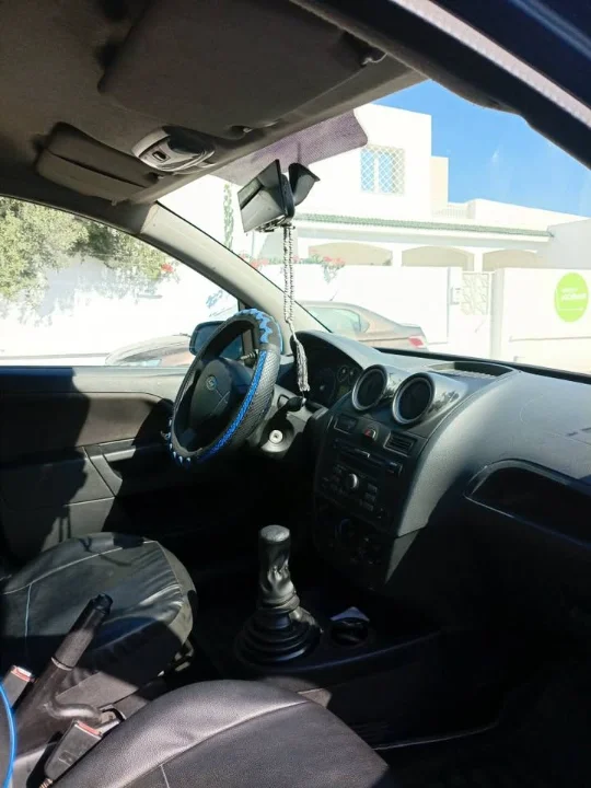 Ford FIESTA - Photo 7