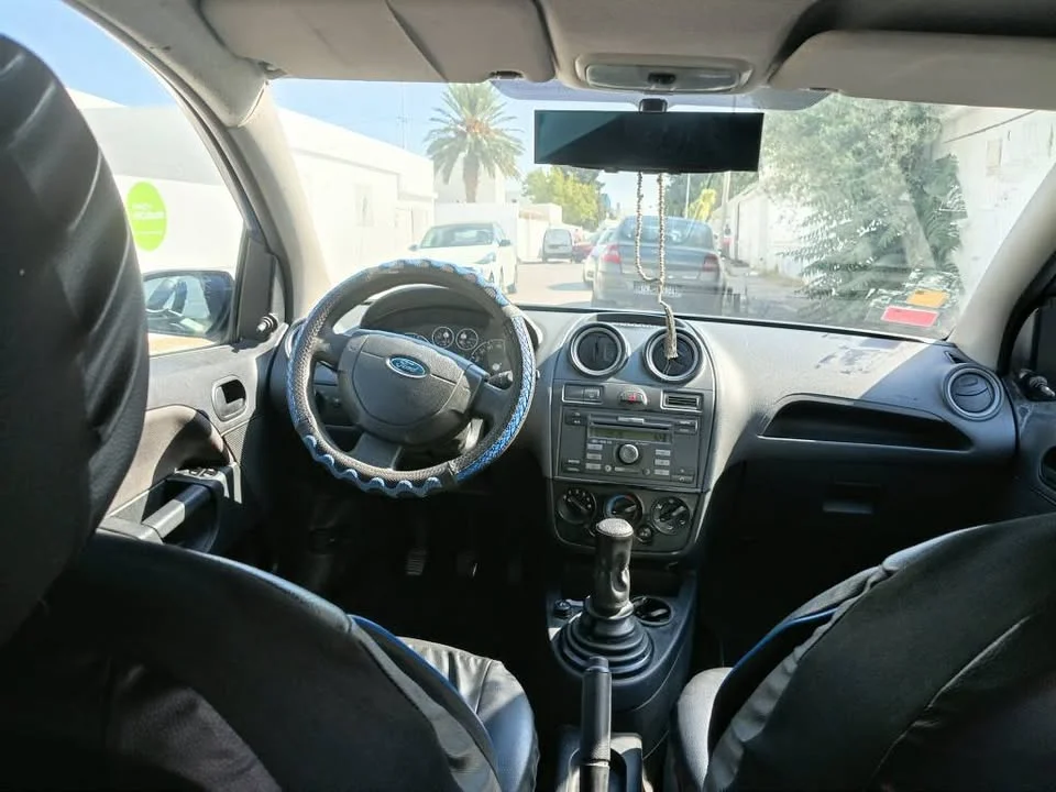 Ford FIESTA - Photo 3