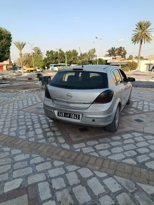 Opel Astra - Photo 2
