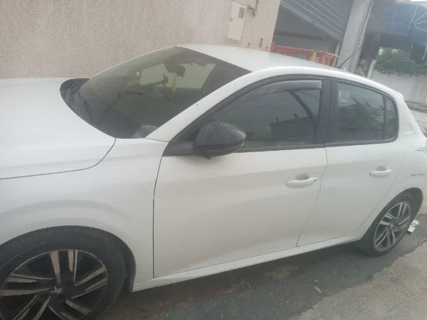 Peugeot 208 2023 Essence