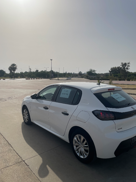 Peugeot 208 - Photo 8