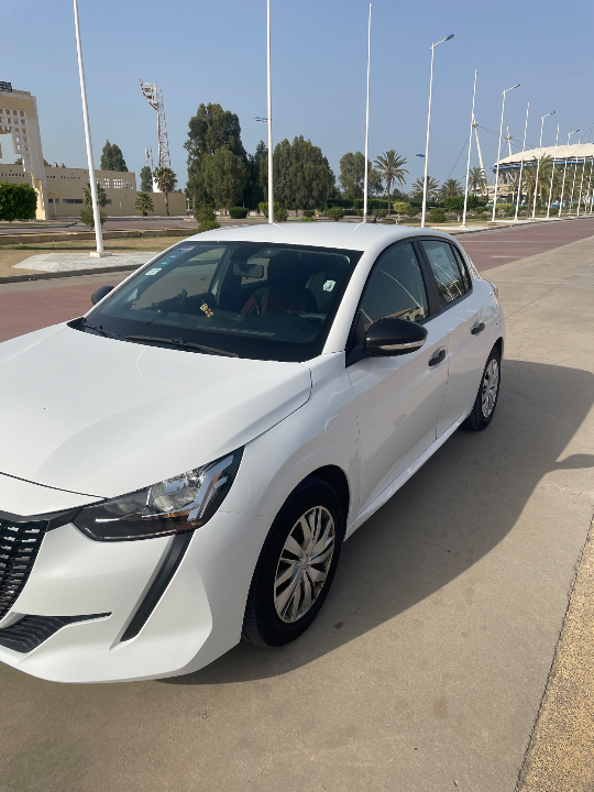 Peugeot 208 - Photo 6