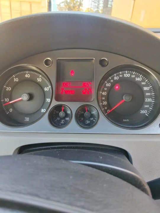 Volkswagen Passat - Photo 2