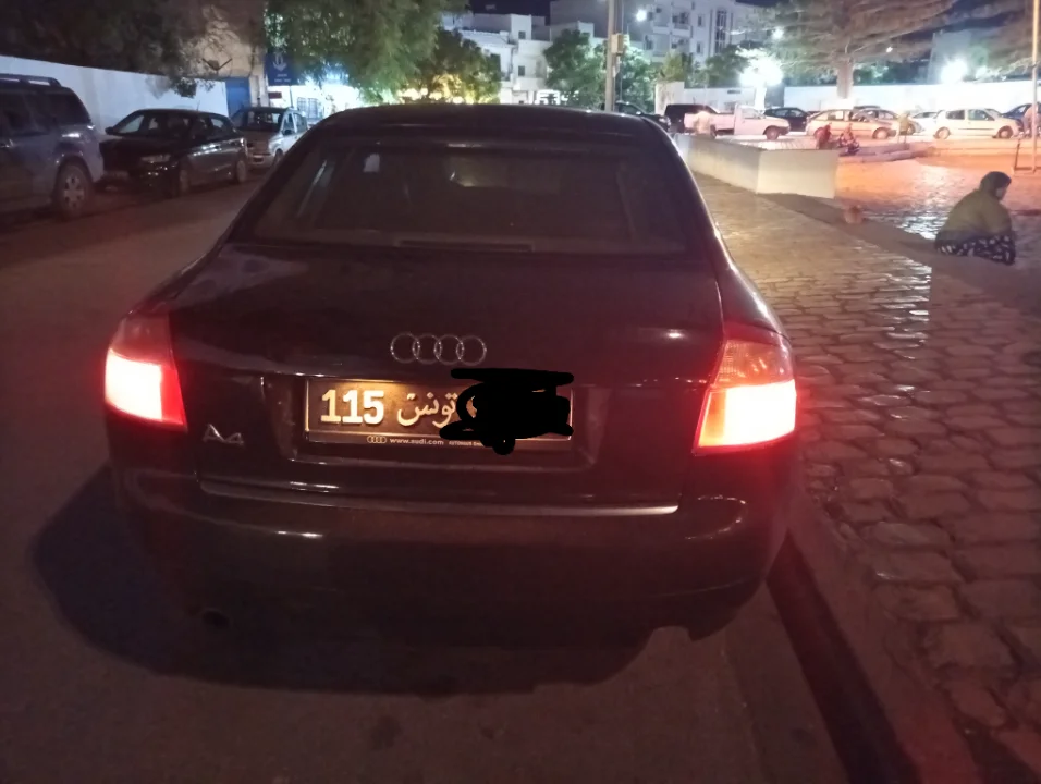 Audi A4 - Photo 8