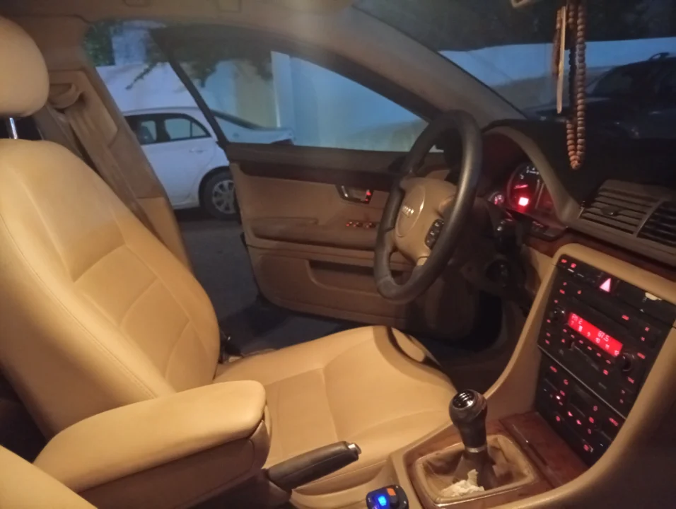 Audi A4 - Photo 7