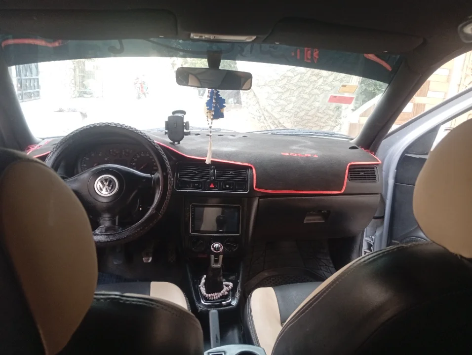 Volkswagen Golf 4 - Photo 3