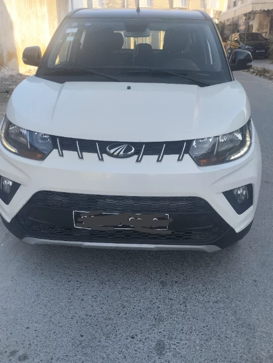 Mahindra KUV 100 - Photo 3