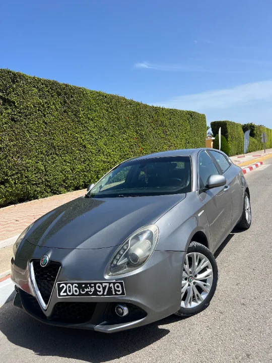 Alfa romeo GIULIETTA - Photo 12
