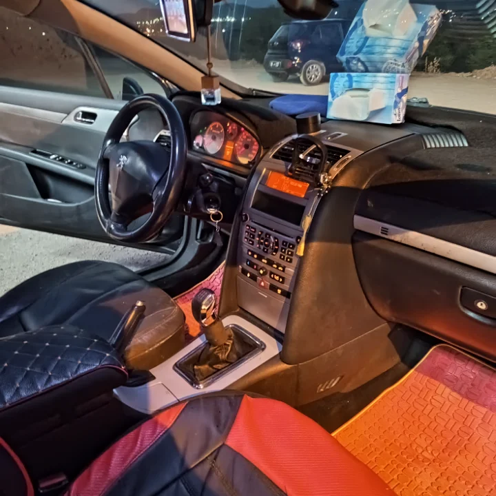 Peugeot 407 - Photo 9