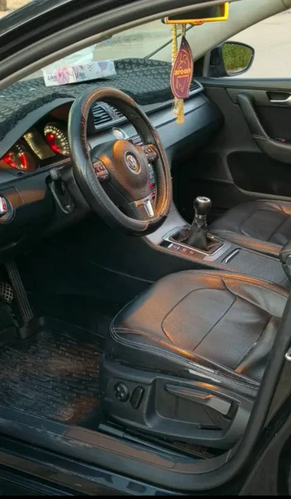 Volkswagen Passat - Photo 6