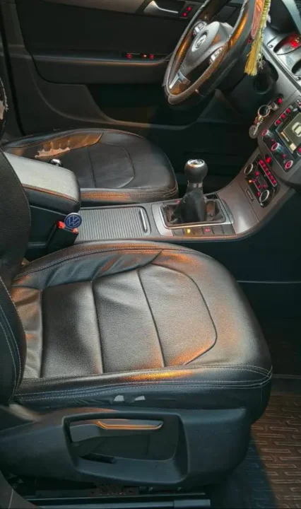 Volkswagen Passat - Photo 4