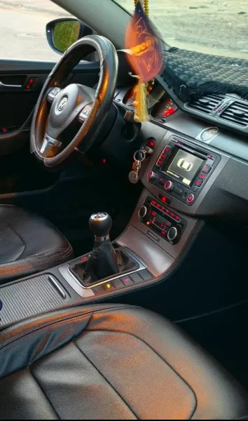 Volkswagen Passat - Photo 5