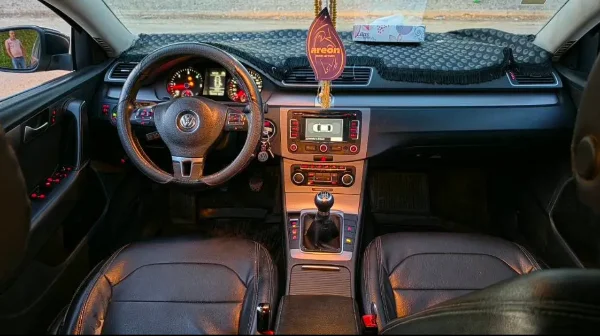 Volkswagen Passat - Photo 3