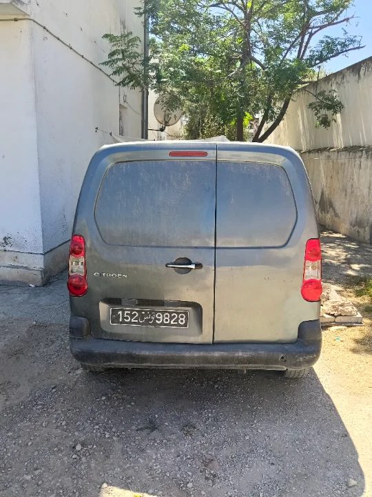 Peugeot Partner - Photo 2