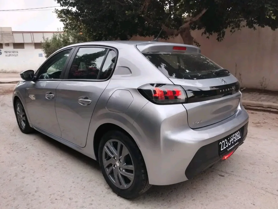 Peugeot 208 - Photo 5