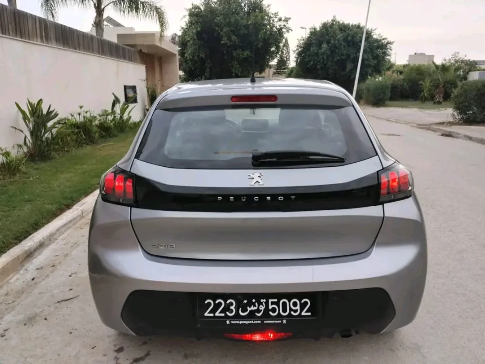 Peugeot 208 - Photo 3