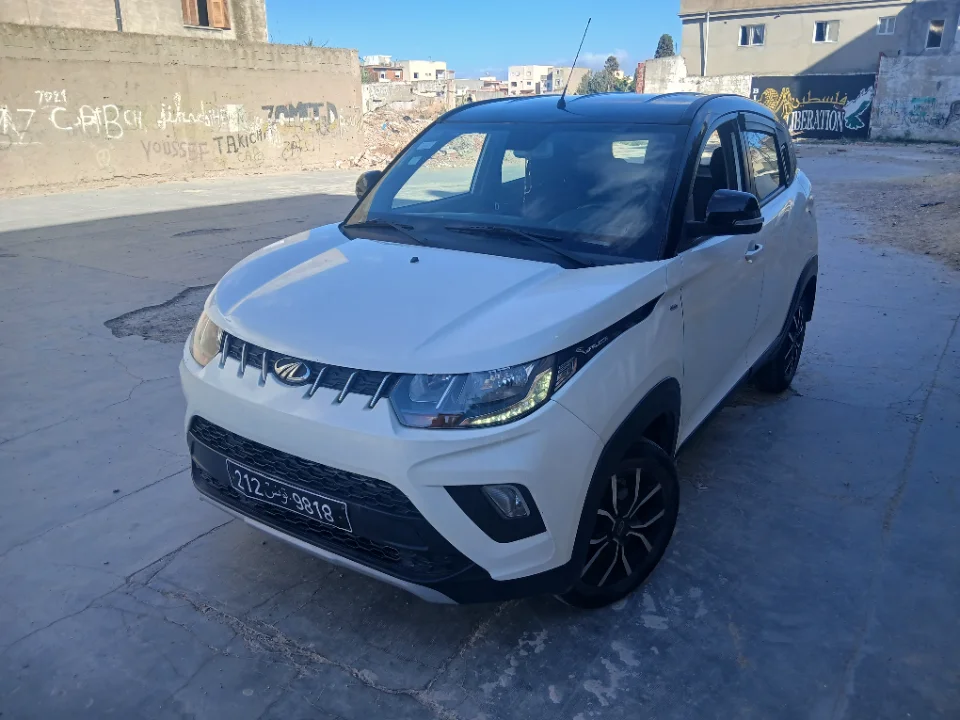Mahindra KUV 100 - Photo 12