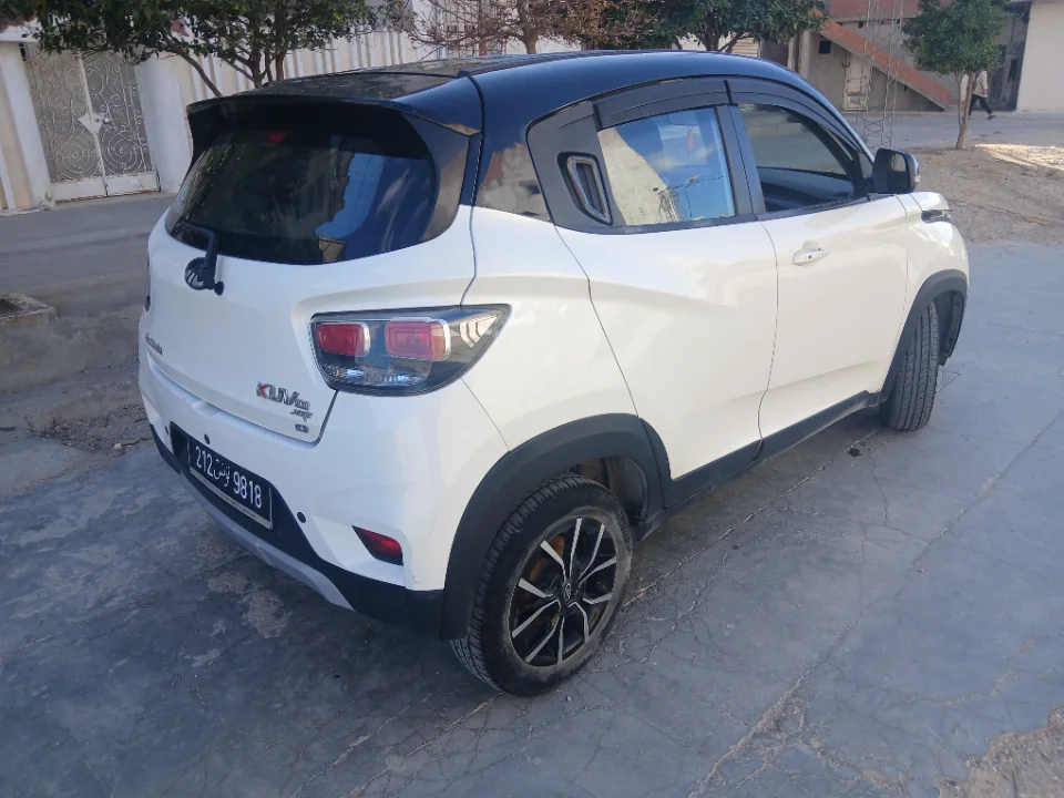Mahindra KUV 100 - Photo 10