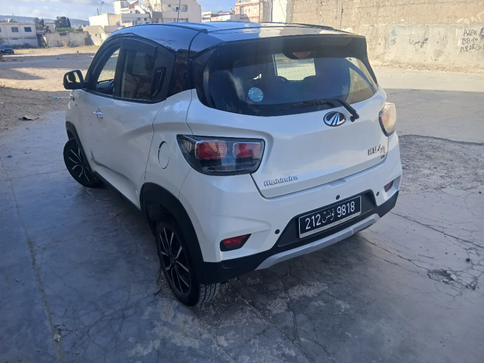 Mahindra KUV 100 - Photo 9