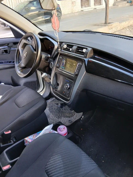 Mahindra KUV 100 - Photo 7