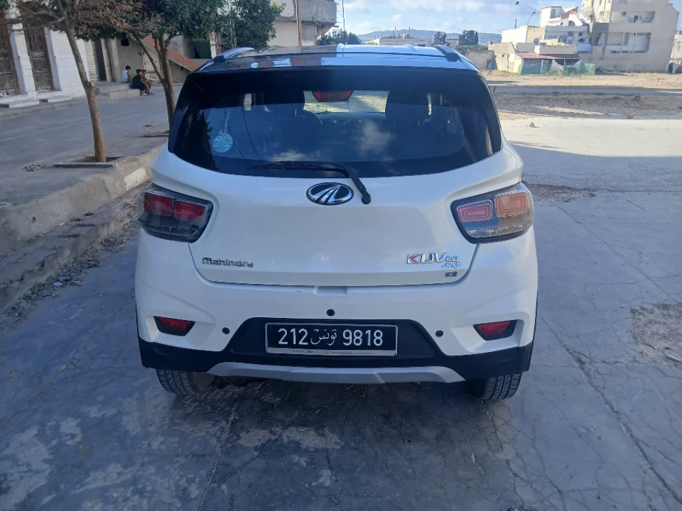 Mahindra KUV 100 - Photo 3