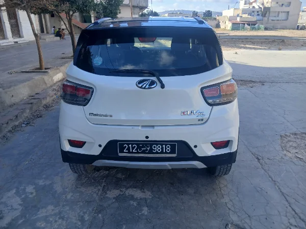 Mahindra KUV 100 - Photo 2