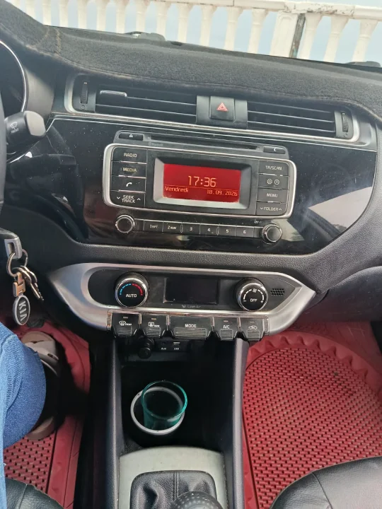 Kia RIO - Photo 4